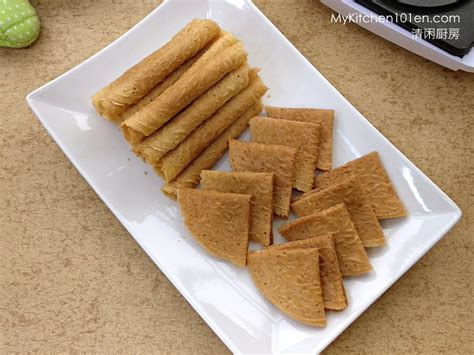 Delectable Homemade Kuih Kapit Love Letters Biscuit Light And Crisp