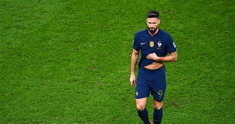 France Australie Giroud A Snob Un Change De Maillots Avec Une