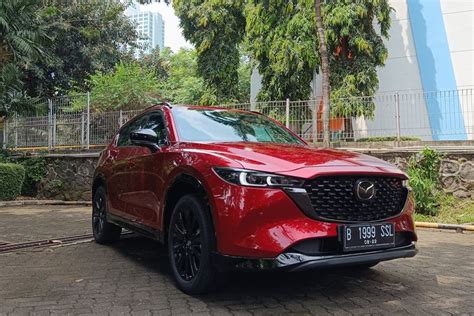 Foto Bahas Eksterior Mazda CX 5 Kuro Edition SUV Gaya Modern