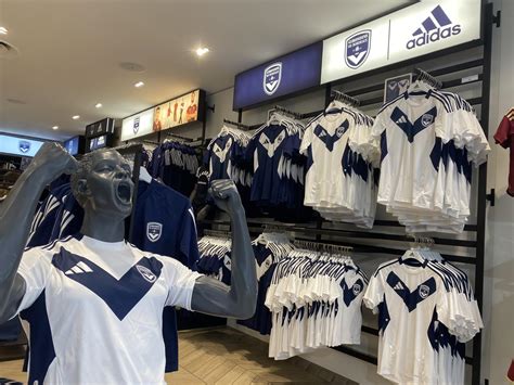 Girondins De Bordeaux Pourquoi Le Nouveau Maillot Est Il Aussi Cher