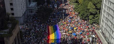 Parada Do Orgulho LGBT Agita A Paulista Tradicional Desfile Neste