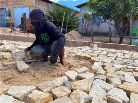 Prefeitura de Miguel Alves realiza obras de calçamento de ruas da