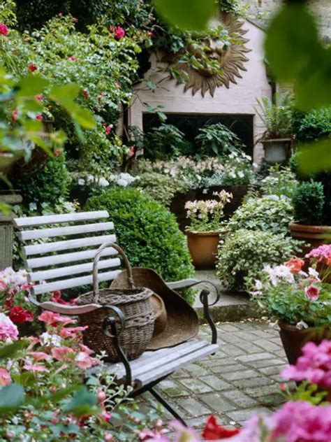 Cozy Garden Decoration Ideas To Chill Talkdecor