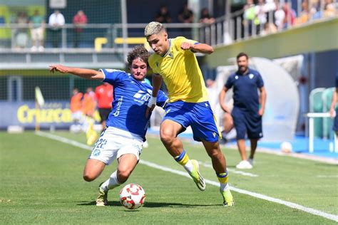 El Xerez DFC venció al Cádiz CF Mirandilla en El Rosal y convocó a su