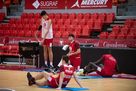 Fotos De Entrenamiento Del Casademont Zaragoza En El Pr Ncipe Felipe