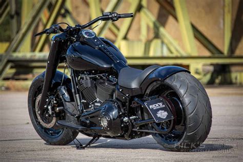 Black Harley Davidson Motorcycle