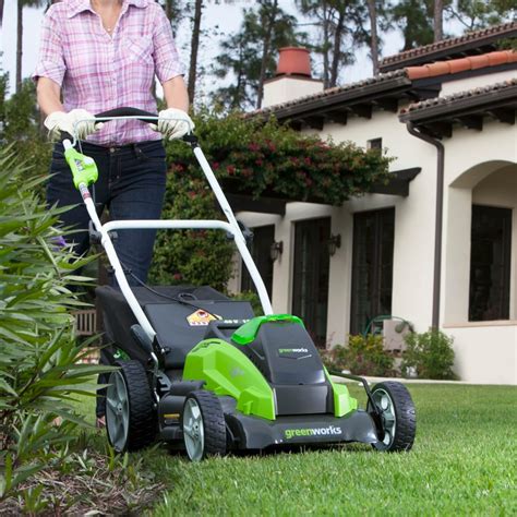 Газонокосилка Greenworks: аккумуляторные и электрические косилки ...