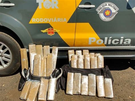 G Pol Cia Apreende Tabletes De Maconha Em Caminh O Em Castilho