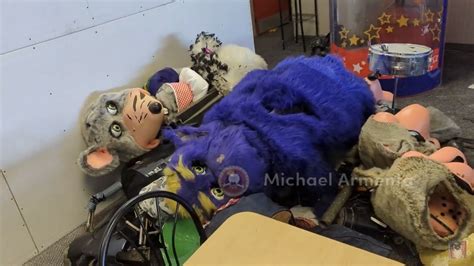 Chuck E Cheese Inside Animatronics