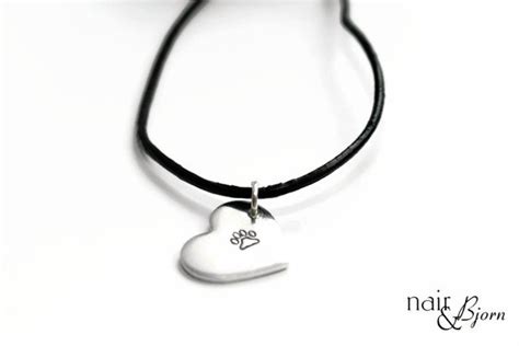 Paw Print Stamped Heart Necklace (Vegan) | Nair & Bjorn