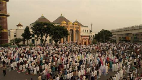 Masjid Agung Palembang Tidak Larang Warga Sholat Ied Berjemaah