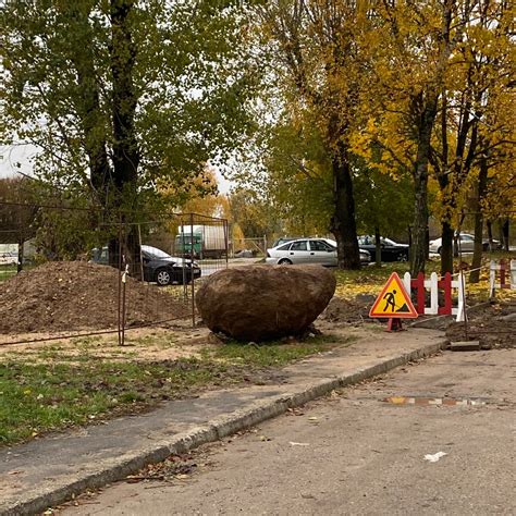 Создать мем каменная глыба большой камень огромный камень