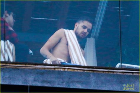 One Direction S Liam Payne Goes Shirtless While Waving To Fans Photo