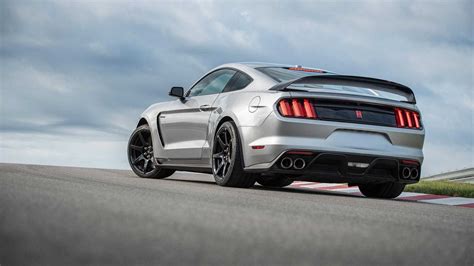 2020 Ford Mustang Shelby Gt350r First Drive Dont Be Intimidated