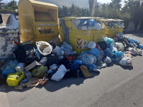 Legambiente Potenziare La Raccolta Rifiuti Porta A Porta In Sicilia