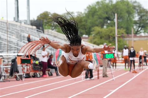 Big 12 Women — Davis & Flannel Power Longhorns - Track & Field News