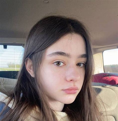 Pin By Ah Kkeosseo On DASHA Dark Blonde Hair Color Pretty People Dark Blonde Hair