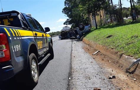 Prf Flagra Mais De Mil Infra Es Nas Rodovias Goianas Durante A