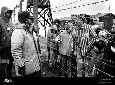 STEVEN SPIELBERG in SCHINDLER'S LIST (1993), directed by STEVEN ...