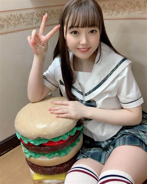 高瀬りなさんのインスタグラム写真 高瀬りなinstagram 「ショートケーキとハンバーガー🍰🍔 高瀬りな Act Av女優