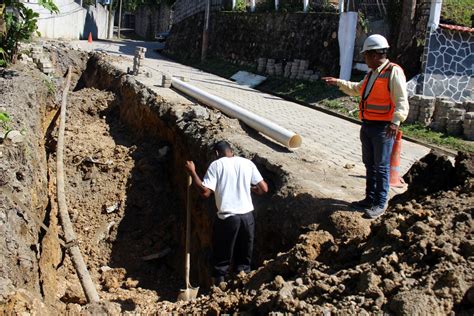 Mantenimiento Municipal Realiza Reparaci N De Drenaje En La Calle Y