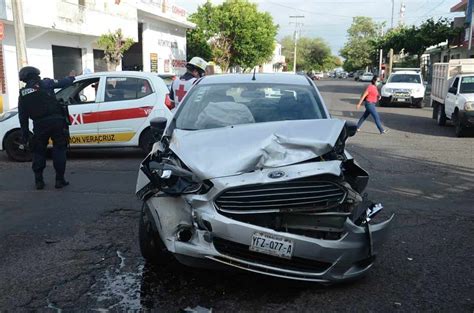 Se Registra Fuerte Accidente Automovil Stico En Calles De La Colonia Centro