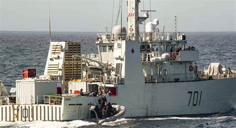 Mm Hmcs Glace Bay Coastal Defence Vessel Canadian Navy