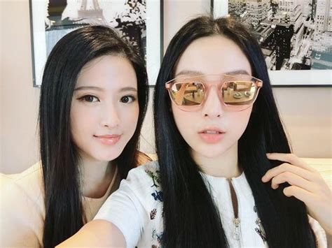 Hot girl Trang Pilla tình tứ bên chồng tại sinh nhật Bảo Thy