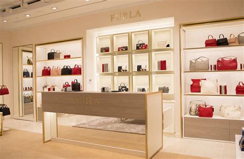 Furla OUTLET in Germany • Sale up to 70%* off | Outletcity Metzingen