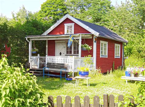 Falu Red: The Story of Why All Swedish Houses Are Red - Malevus