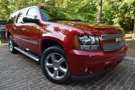 Purchase Used Chevrolet Suburban Ltz Edition In Westphalia