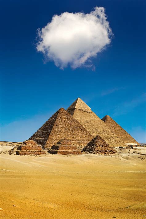Facts You Never Knew About the Pyramids of Giza | Great pyramid of giza ...