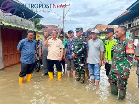 Tinjau Warga Terdampak Banjir Pj Bupati Salurkan Bantuan Tanggap