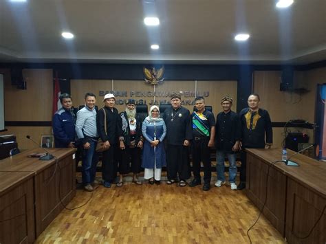 Majelis Adat Sunda Geruduk Kantor Bawaslu Propinsi Jabar Terkait