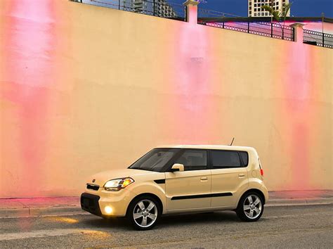 Kia Soul Safety Car 2011 Kia Soul Car Hd Wallpaper Wallpaperbetter