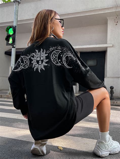 Camiseta Amplia Con Estampado De Sol Y Luna De Hombros Caídos Moda De