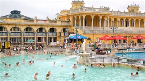 Szechenyi Thermal Bath in District XIV | Expedia.co.id