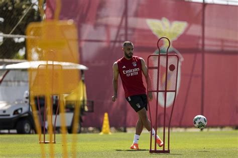 As Primeiras Imagens De Arthur Cabral E Trubin No Treino Do Benfica E