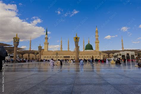 The Green Dome and the Madinah Mosque with Pilgrims Stock Photo | Adobe Stock