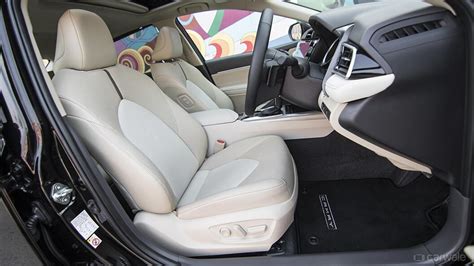 Camry Interior Image, Camry Photos in India - CarWale