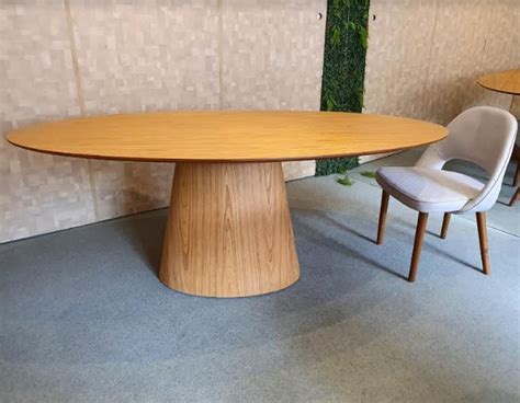 Mesa de Jantar Cone Oval 244x137 cm Tampo MDF Freijó Base Laminada em