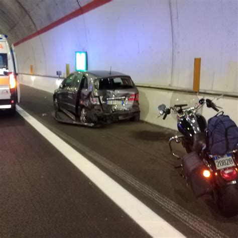 Grave Incidente In Autostrada Nella Galleria Di Scilla Cinque Feriti