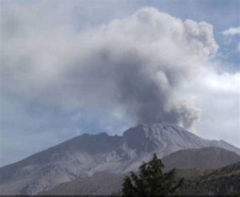 Volcán Ubinas Declaran En Estado De Emergencia 12 Distritos De Puno