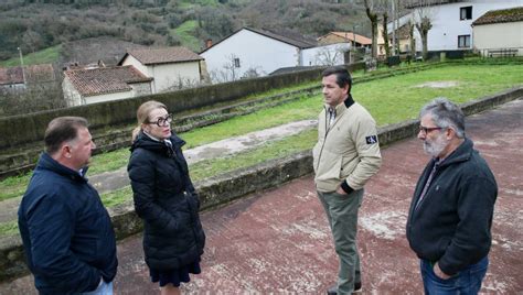 La Pista Polideportiva De Collado De Cieza Estrena Nuevo Vallado