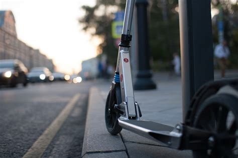 5 Electric Scooter Safety Tips That Cities Should Give to Operators