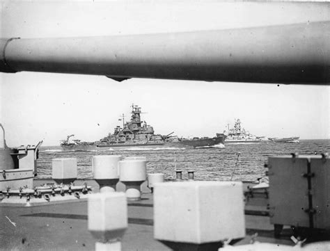 [photo] Uss South Dakota And Uss Alabama Underway In The Atlantic Ocean 1943 Photo Taken From