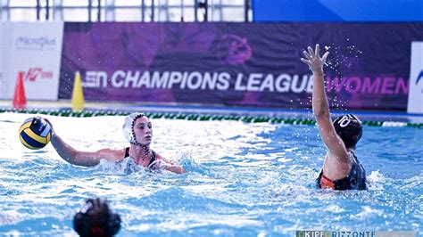 Serie A L Ekipe Orizzonte Strapazza Como Nuoto