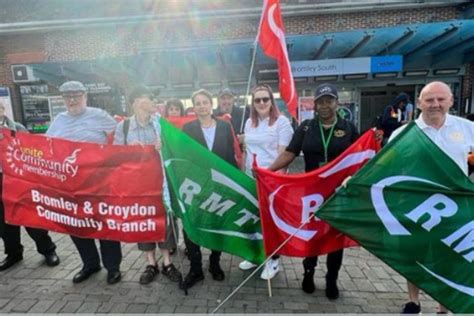 Senior Labour MPs defy Keir Starmer’s plea not to attend picket lines