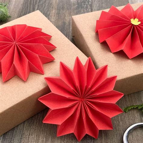 Paper Rosettes Gift Wrapping Love