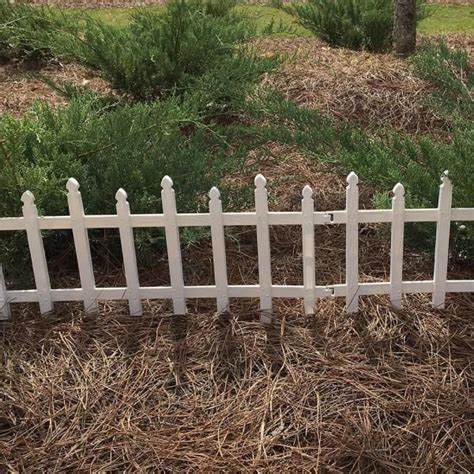 Vigoro 12 In H White Classic Picket Style Plastic Garden Fence 51502